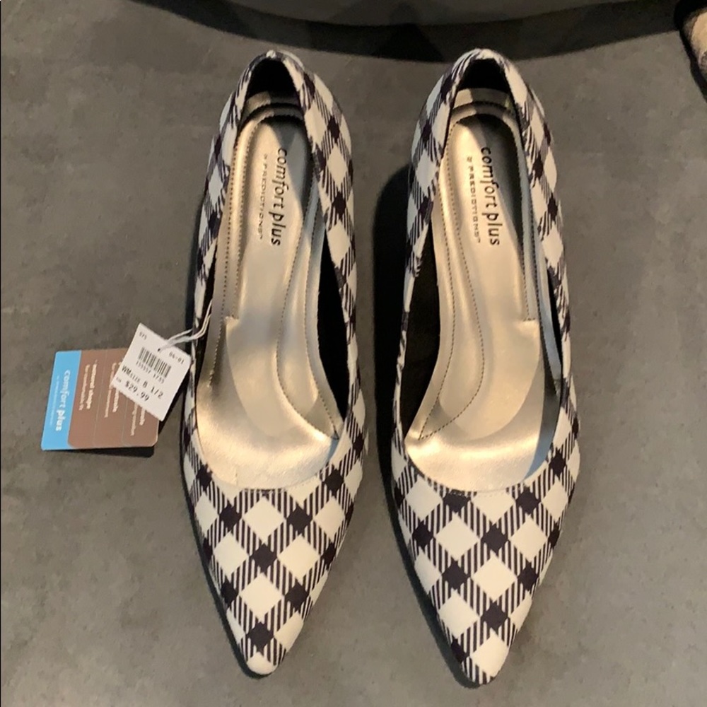 Black and white pumps
